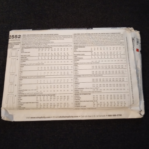 UNCUT sewing patterns - Picture 7 of 9